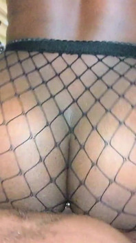 Seksi Abanoz Amatörler, Erkek Arkadaşını Baştan Çıkarmak İçin Rolünü Oynuyor