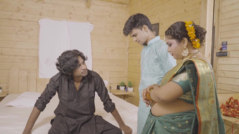 Uncutadda: Suhagrat с сводным братом, сексуальная хардкорная секс-история в тройничке