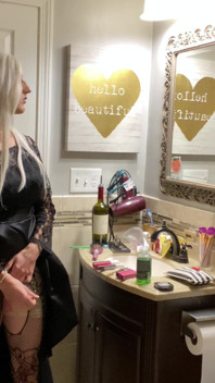 Emo Crossdresser Puts on Buttplug and Jerks off