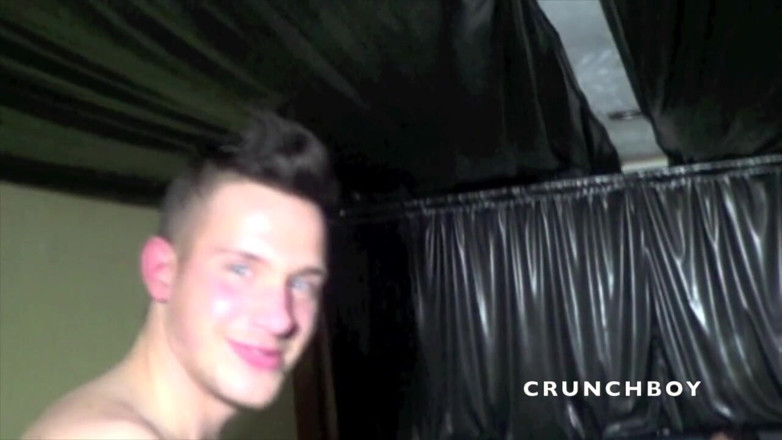 Crunch Boy: Flo Adams wird von Enzo Burton gefickt