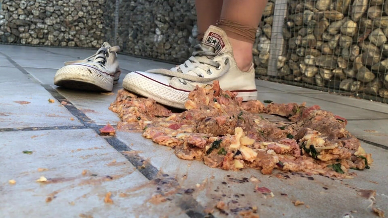 Goddess Lena: Miażdżący hamburger