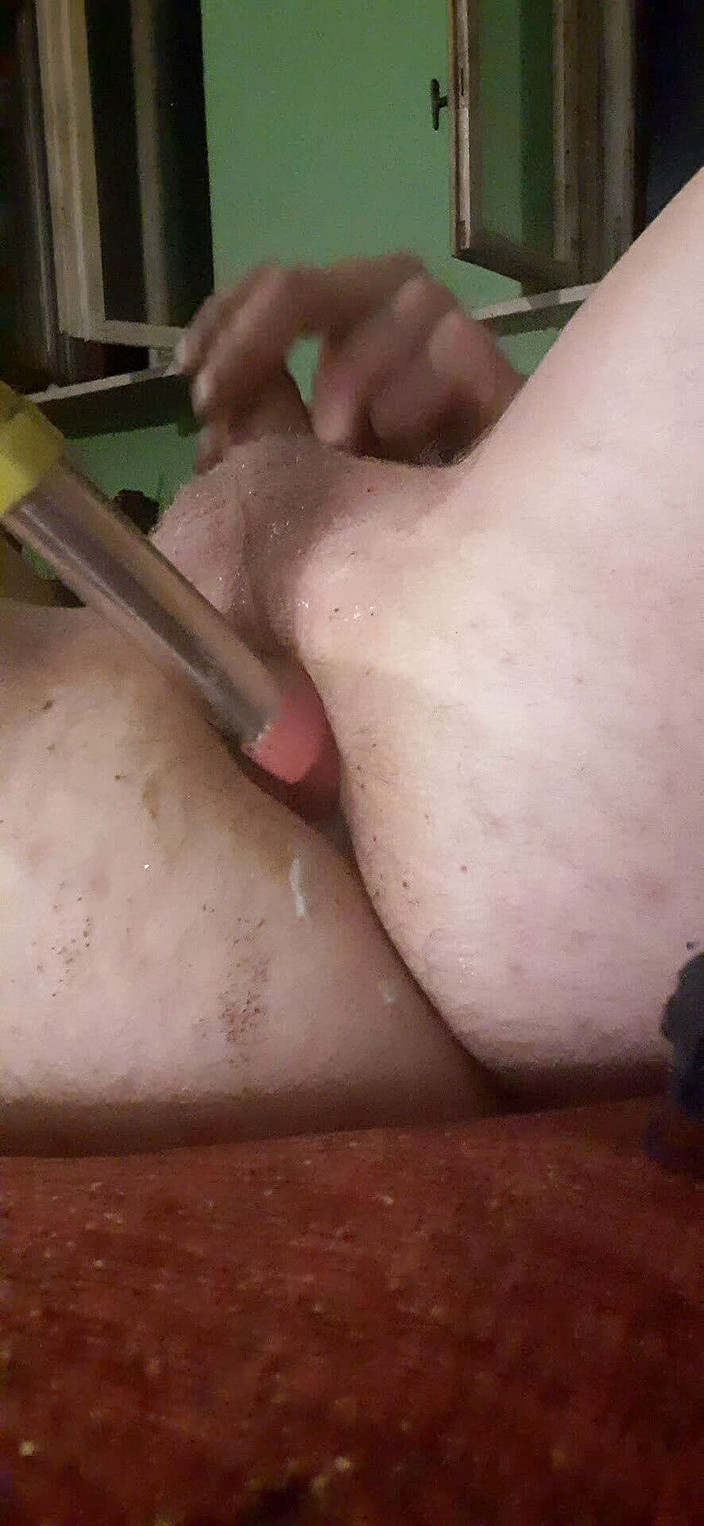 Marcin Ziobroniewicz: アナルオナニーディルド白いお尻