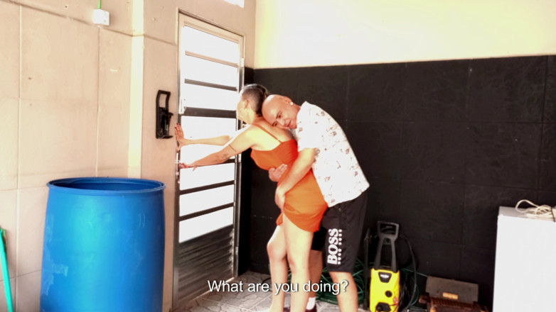 Victor SweetCoupleStories: Üvey anne yanlışlıkla gavatın arkadaşıyla bodrumda kilitli
