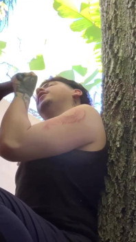 Bunda fodendo árvores, abraçadores gays, gozada anal profunda! Pendurada Papi Eddy Blanco Santo Jorge