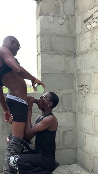 Ketemu sama cowok ini di gedung yang janggal dan lanjut memeknya habis-habisan sampai dia meringis kesakitan!