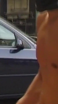 MiLF tatuata ammanettata per la dominazione con gli stivale