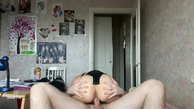 Dvabitch: Air mani hangat di memek sempit &amp; mencicipi memekku sendiri setelahnya
