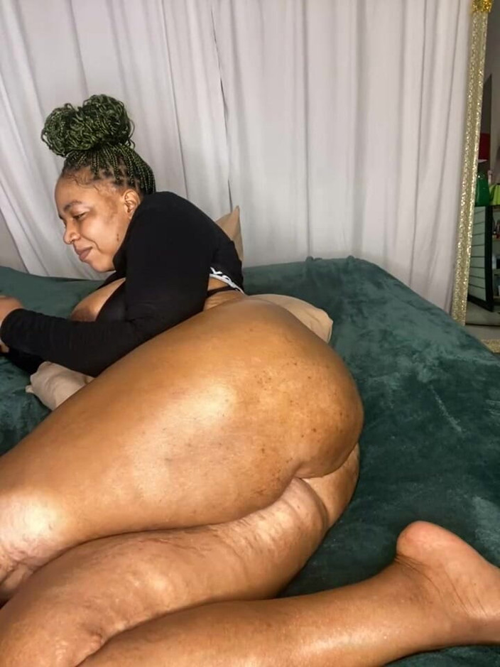 Big black clapping booties: Mi sego per estremamente grande, episodio 1004