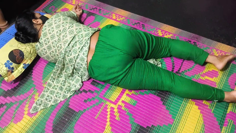 SAFI-SEXY: Моя тітонька займається анальним сексом у сільському будинку – швидкий час