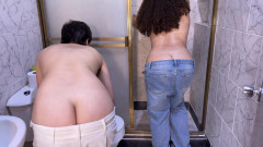 SugarPose: Buttcrack Babes - ジャスミンとカサンドラ ローパンツでクリーン