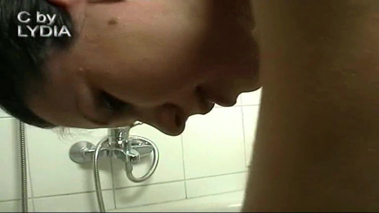Lydia Privat: The shave
