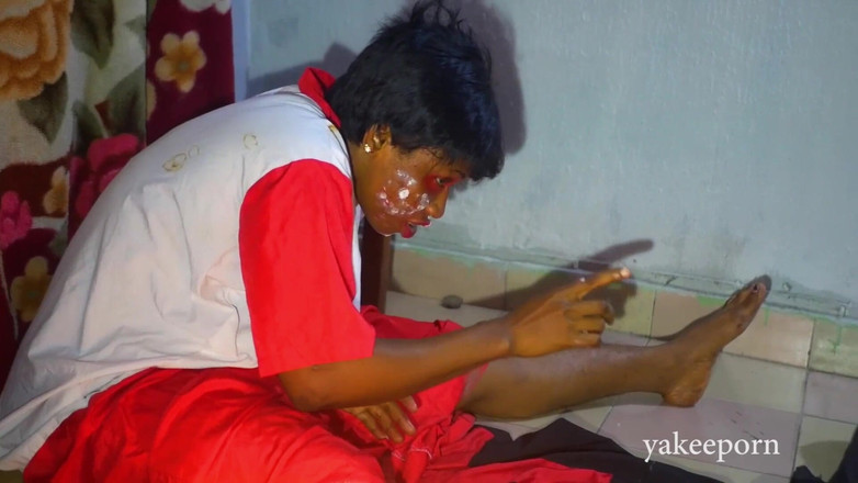 Yakeeporn: Gorąca rodzima doktor pieprzyć jej dwóch klientów