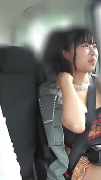 สาวผมบลอนด์กับสาวผมดำ แชร์ความเงี่ยนใต้ท้องฟ้าเปิด -a