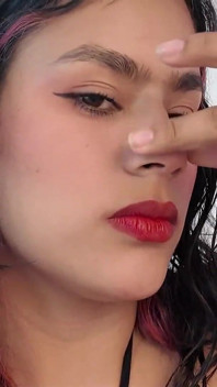 Mon visage en plastique et mon nez de cochon