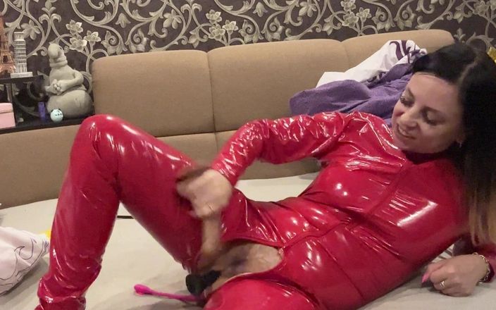 Larisa Cum: I&amp;#039;m Wearing a Latex Suit Covering My Whole Body and...