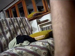 Xtime Network: Owłosiona brunetka uprawia seks w trójkącie