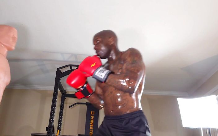 Hallelujah Johnson: Боксерская тренировка сак тренировка является полезным и эффективным методом фитнес-тренировки стимулирующих мускулистую.