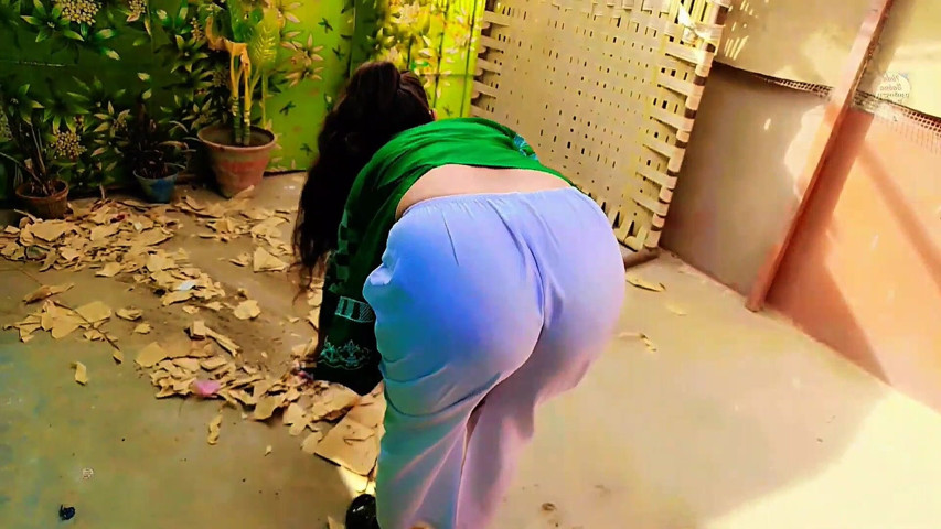 Desi Indian Wifey (Muskan Rani Studio)