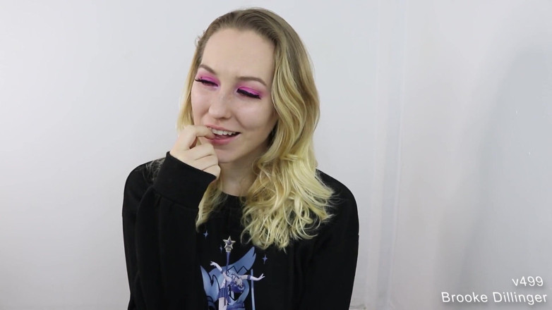 Brooke Dillinger: Ağzıma boşalana kadar elle muamele