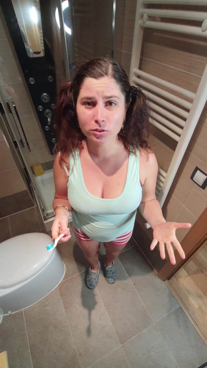 ExpressiaGirl: Stupid Stepdaughter Brushes Her Teeth with Cum, Stepdaddy Cheated Her