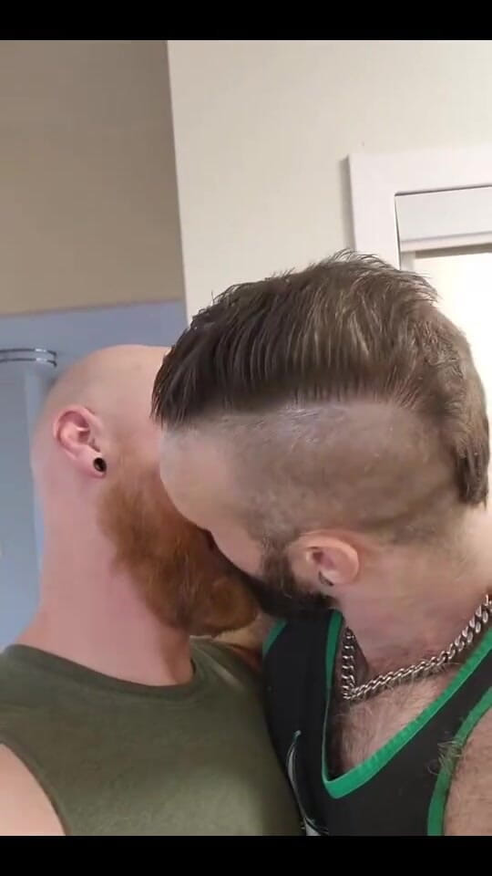 BeefyCanuck: 試合前のキス