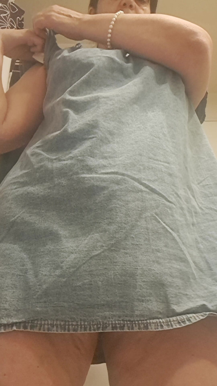 Mommy big hairy pussy: MILF Showing What's Under Her Short Dress