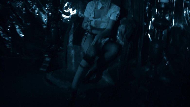 Amateur Pornos XXX: Nylon meisje gebonden en hard geneukt in wilde bdsm-sessie