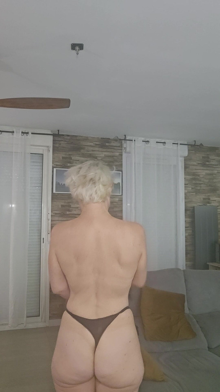 Sofy13: Raději ve spodním prádle nebo nahá?