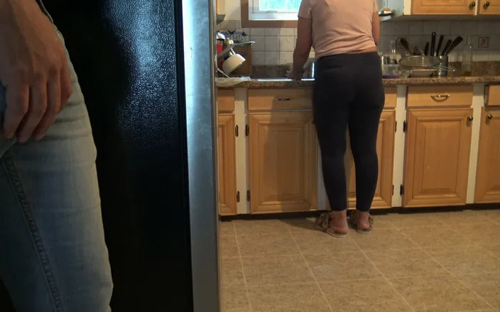 Souzan Halabi: Stepmom Almost Caught Me but Finally I Cum Over Her...