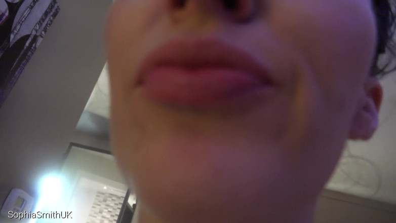 SophiaSmithUK: ASMR, un gros baiser