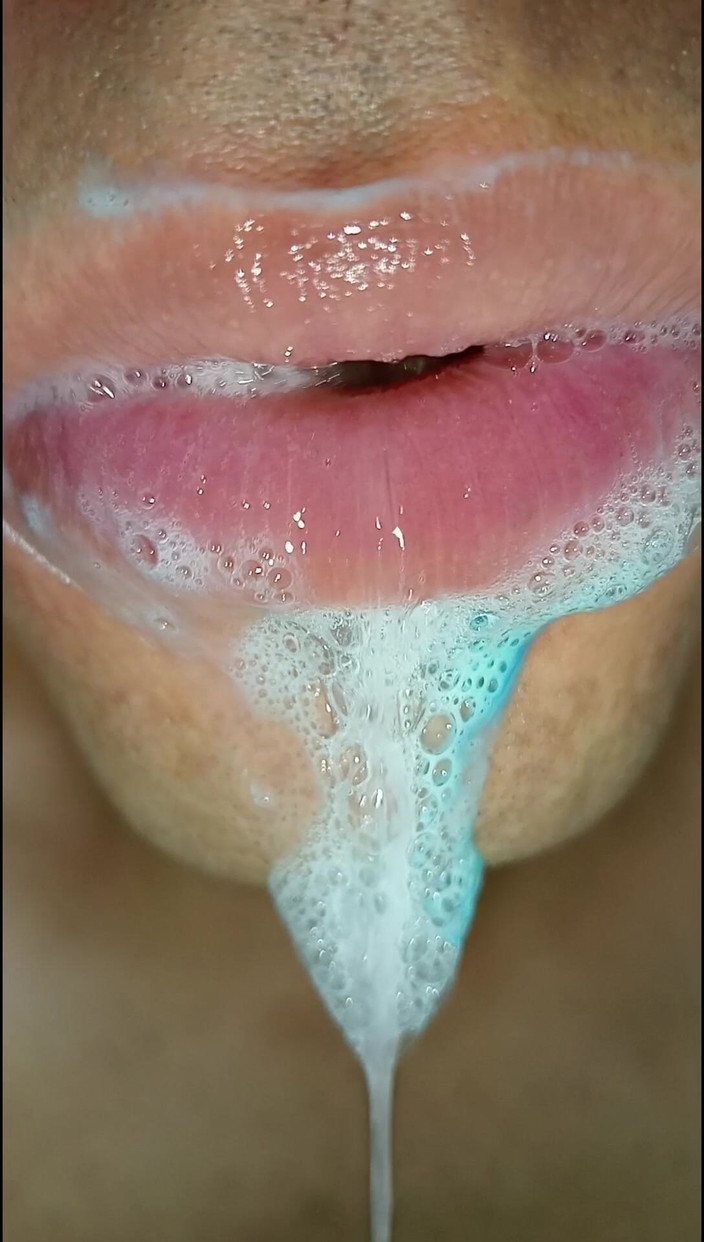 Rey rey: Lengua colorida, saliva dura, paquete de seis, en el gimnasio...