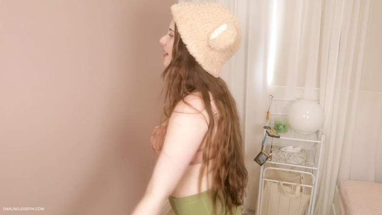 Darling Josefin: Een nauwelijks legale pestkop! POV poesje eten en virtuele seks...