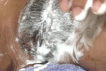 ATK Exotics: Remaja kurus mencukur pepeknya