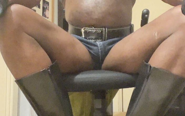 Black smoking muscle stepdad: Black, fétiche, fétiche, muscle mature et éjaculation