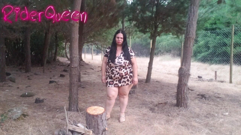 Riderqueen BBW Step Mom Latina Ebony: रीकॉपिंग वुड्स सेक्सी सौतेली मम्मी आउटडोर