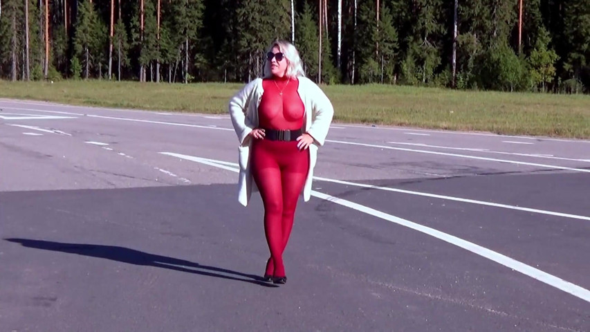 Modern Style on the Road (Red Rose Rus)