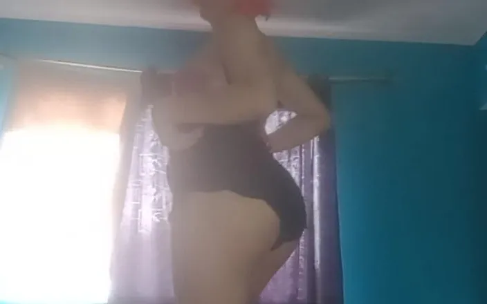 Femboy from Colombia: Good Movements and Sensual