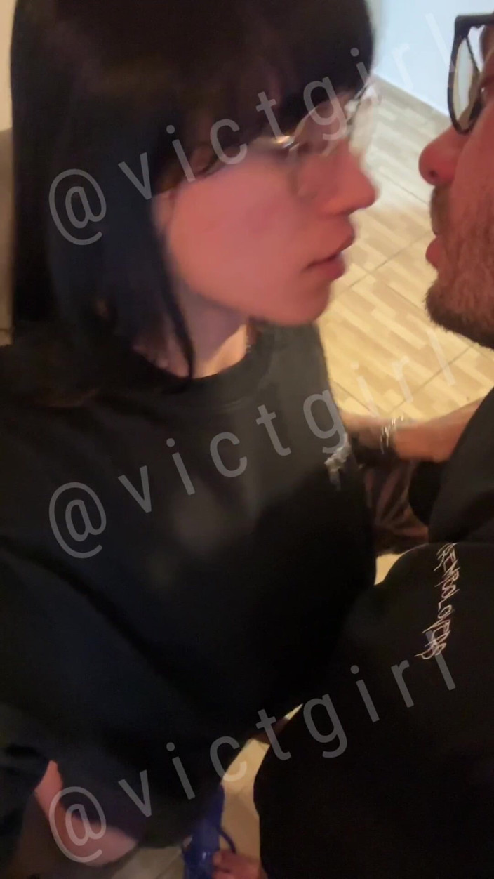 Victgirl: Pancutan mani ke dalam mulut saya juga!