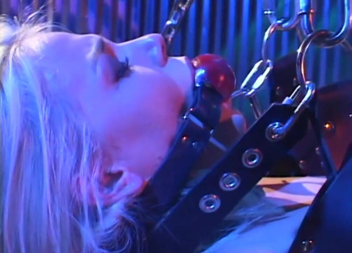 American Idol X: Anal sex with masked girl