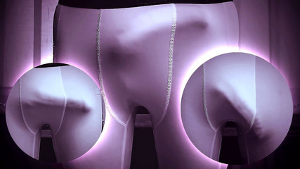 TheOldBigThing: Rigonfiamento crescente in pantaloncini a compressione bianchi