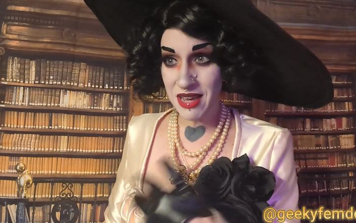 Geeky Femdom: Lady Dimitrescu má občerstvení