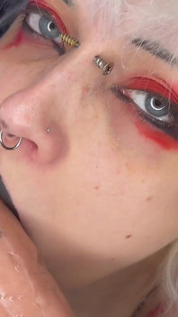 Pijpen vriendje verjaardag slordige diep in keel lippenstift spuugt