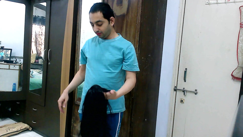 Cute & Nude Crossdresser: 彼氏の部屋着を着た甘い弱虫の女装フェムボーイ。