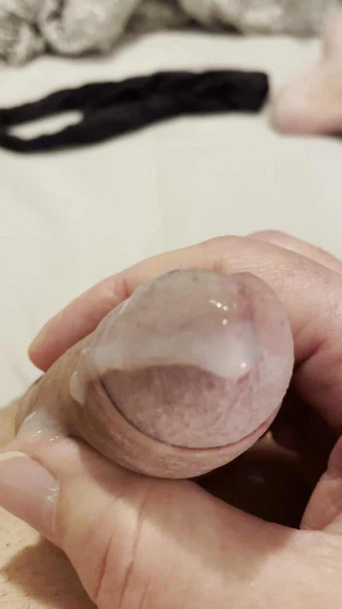 Mitchie: 可耻的抽搐......直到他喷射出来