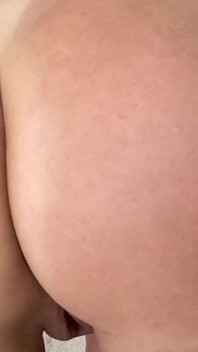 Blonde MILF mit dicken titten wird mit großem schwanz gefickt