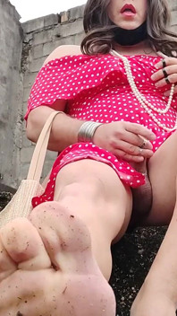 Joana love ts kencing dan muncrat di luar ruangan