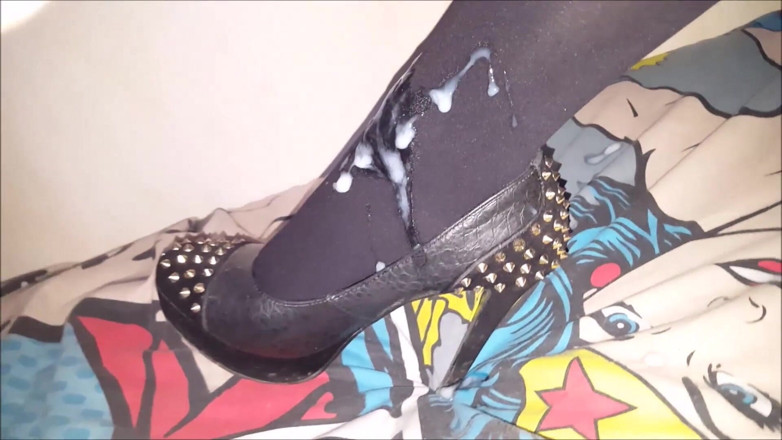 Nylon Xtreme: Pantimedias, tacones altos y semen