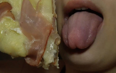 AmayaMori: I Eat Some Pizza and Melon Because I'm Hungry and...