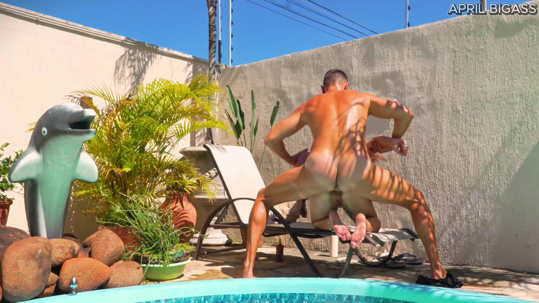 April BigAss: Hari Kolam Dan Mereka Mengongkek Saya Dari Pantat Kotor Saya...