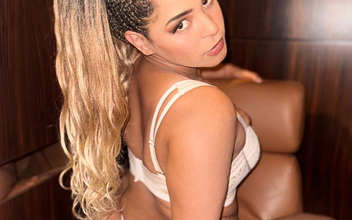 Clarkes Boutaine: Irmão e eu compartilhamos essa bunda negra latina, senhora buracos